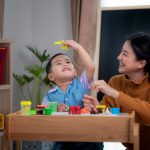 Mengenal Play Therapy untuk Anak dan Beragam Manfaatnya