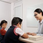 Mengajar Anak Berkebutuhan Khusus: Cara-Cara dan Pentingnya Peran Orang Tua