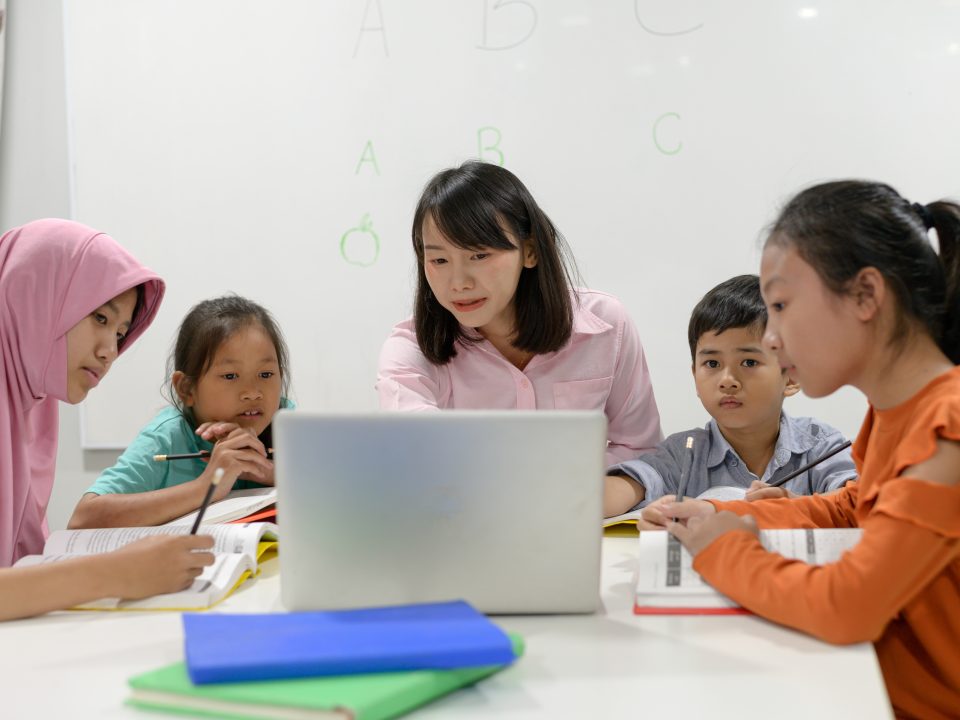 Guru Pembimbing Khusus dan Peran Pentingnya dalam Pendidikan Inklusi
