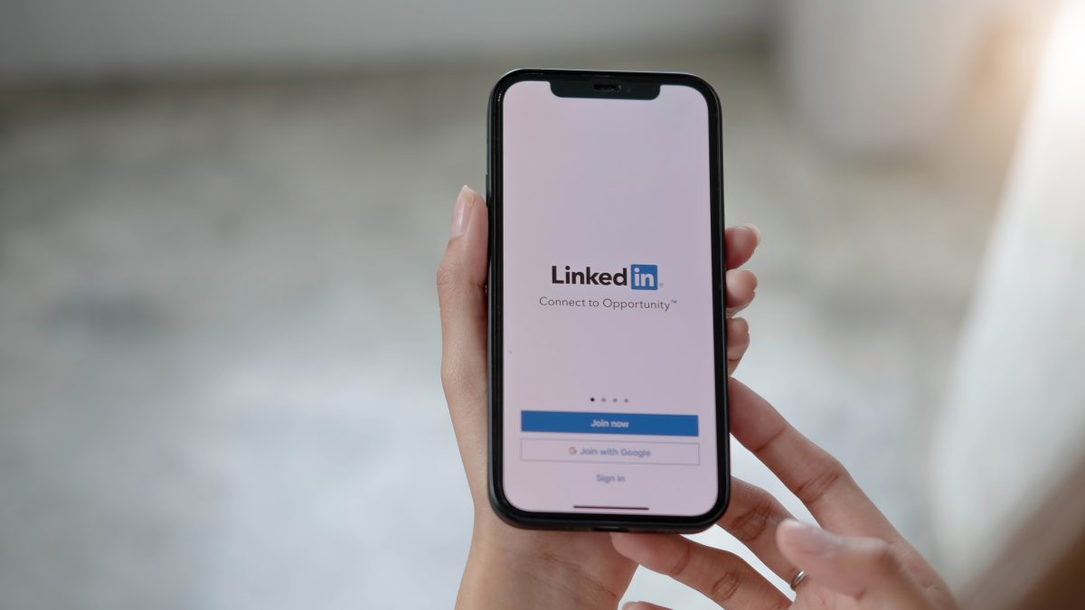 Mudah, Ini Tips Mudah Membuat CV di LinkedIn dengan Instan